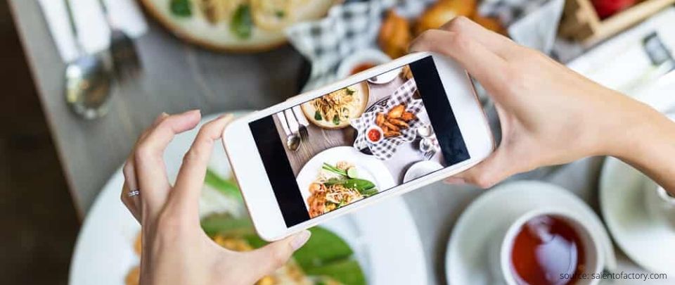 Popek Popek: Does Social Media Affect Your Food Choices?