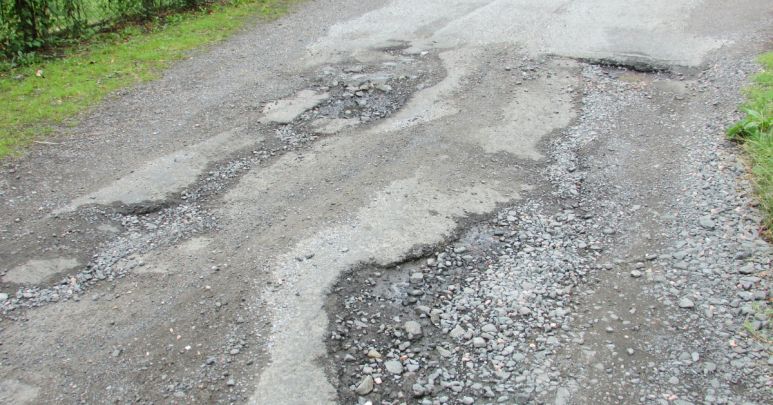 Popek Popek Parlimen: Minister Ready To Fix Potholes In 24 Hours