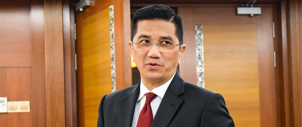 Ten Gombak Voters Bring Azmin To Court